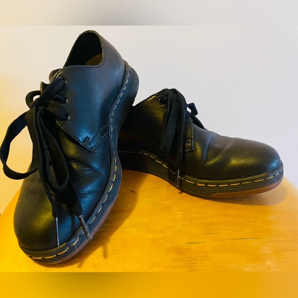 Black Dr. Martens, classic oxfords. Size US6, EU37